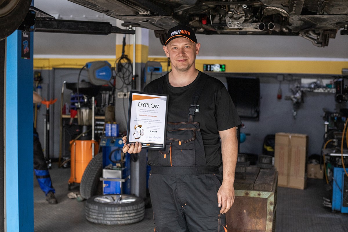 Praca mechanika w social mediach. ProfiAuto wybrało influencera