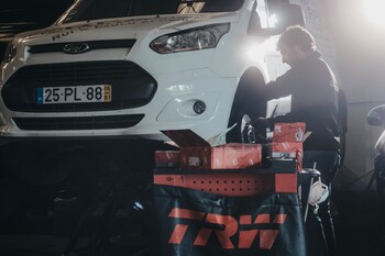 Dołączone do zestawu akcesoria umożliwiają łatwy i szybki montaż-v2.jpg