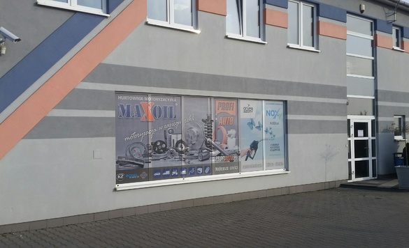 Zdjęcia sklep samochodowy MAXOIL w Grodzisk Wielkopolski