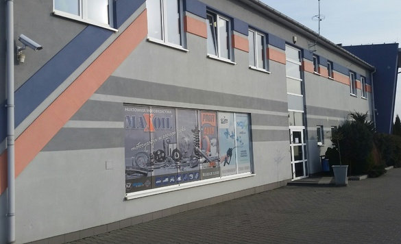 Zdjęcia sklep samochodowy MAXOIL w Grodzisk Wielkopolski
